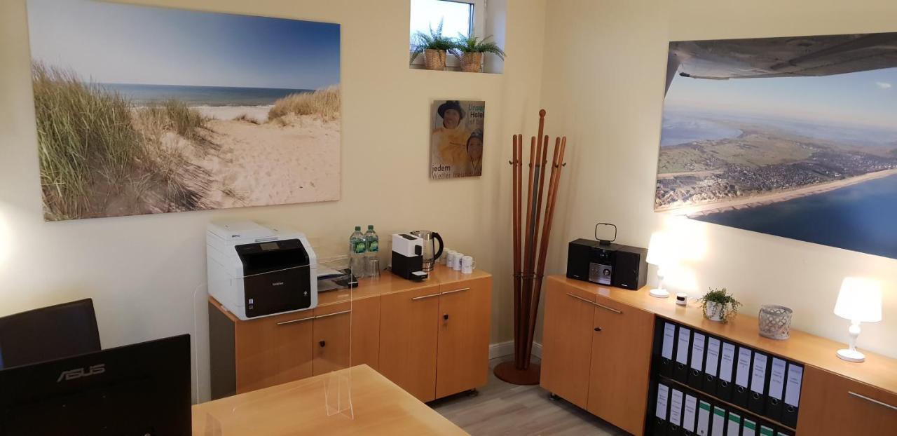 Airport Hotel One Aparthotel Sylt Ngoại thất bức ảnh