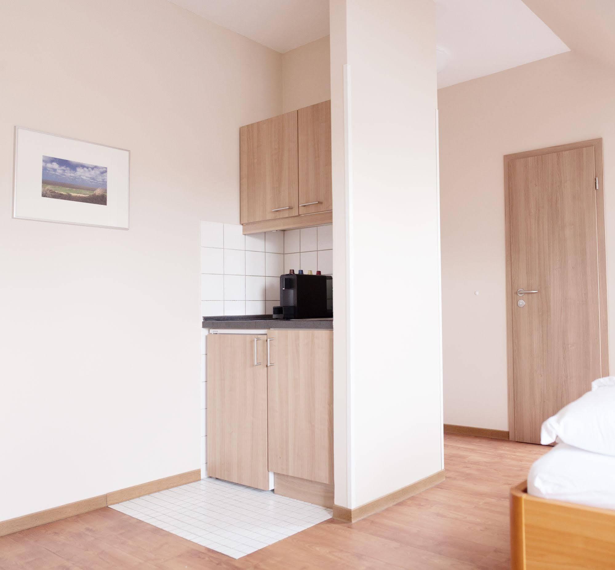 Airport Hotel One Aparthotel Sylt Ngoại thất bức ảnh