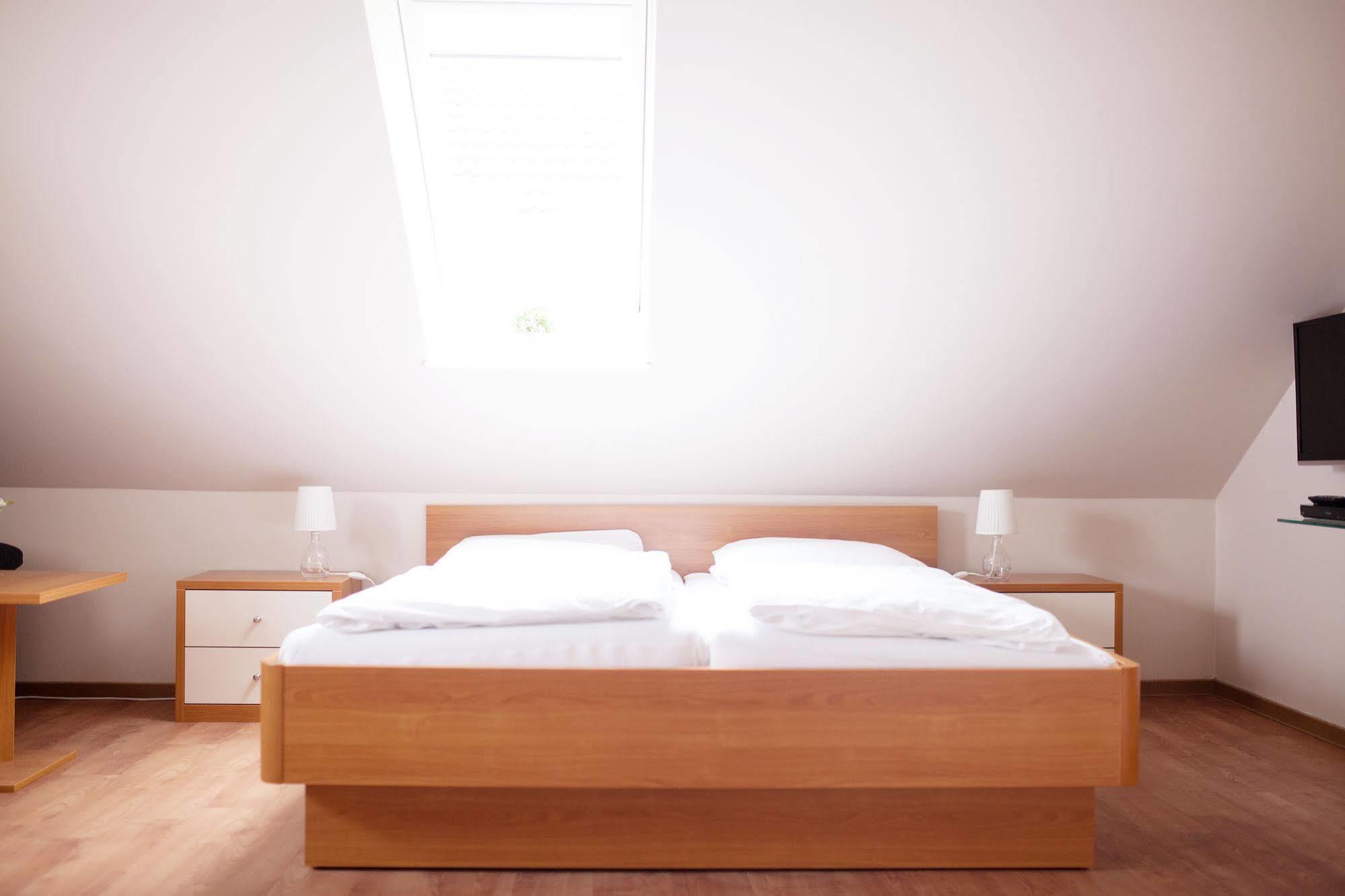 Airport Hotel One Aparthotel Sylt Ngoại thất bức ảnh