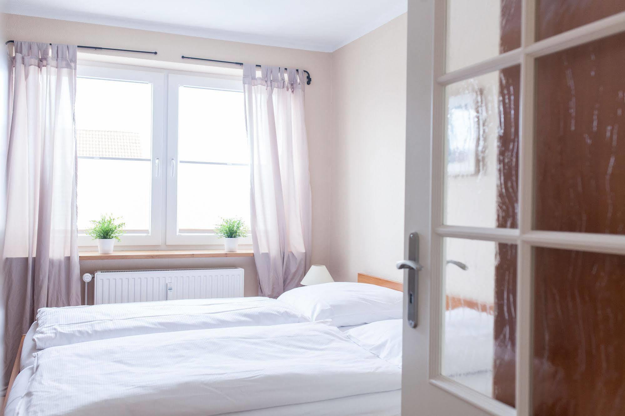 Airport Hotel One Aparthotel Sylt Ngoại thất bức ảnh